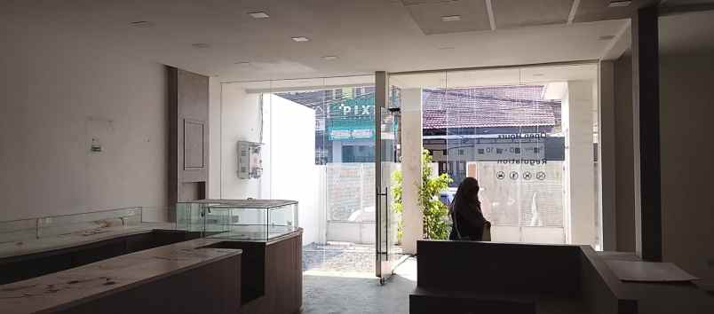 dijual rumah taman galaxy