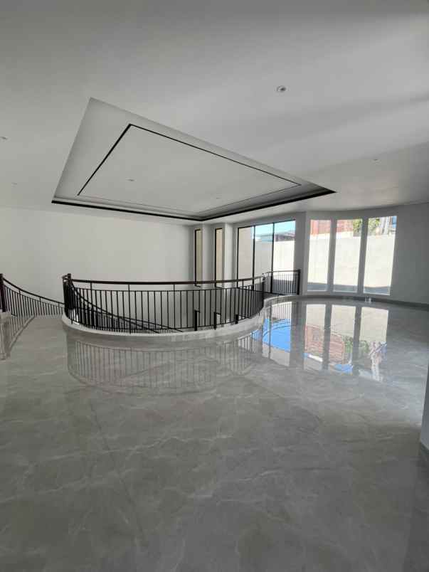 dijual rumah taman golf citraland surabaya