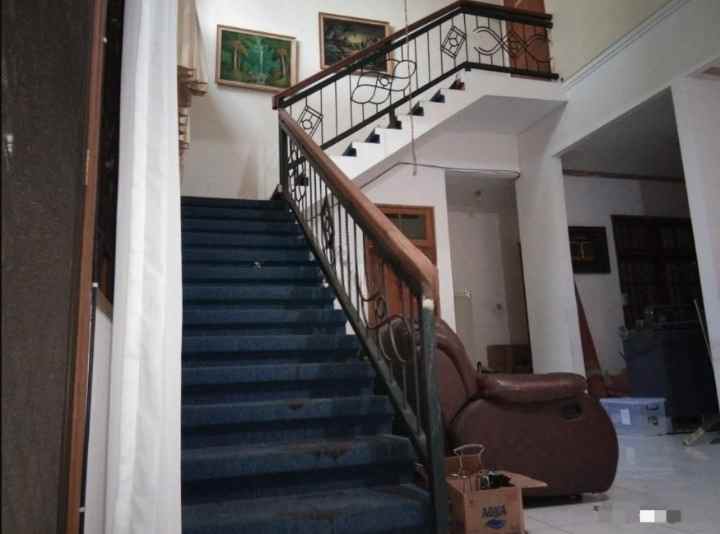 dijual rumah taman pondok indah