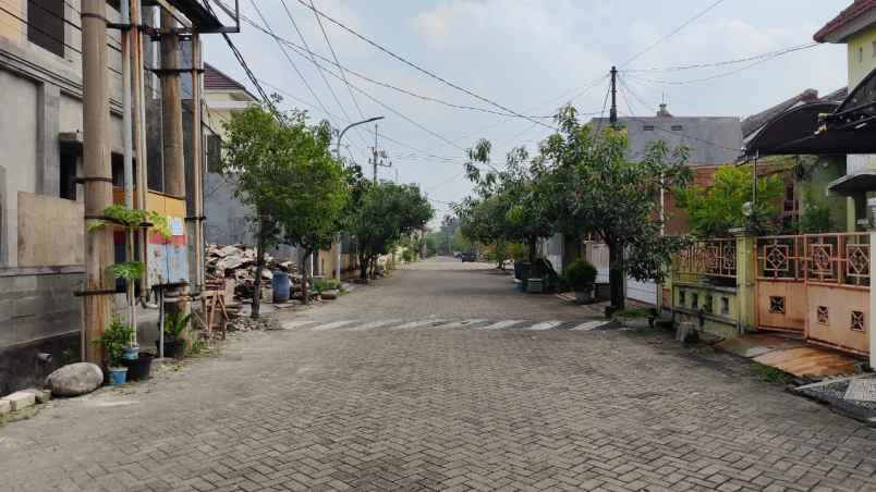 dijual rumah taman pondok indah wiyung