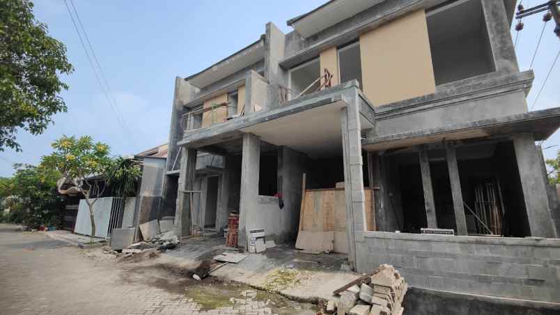 dijual rumah taman pondok indah wiyung