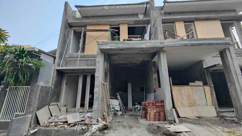 dijual rumah taman pondok indah wiyung