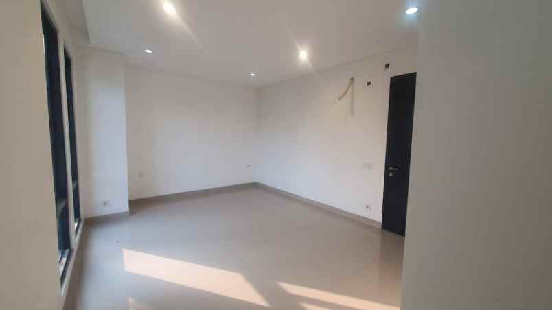 dijual rumah taman ratu dian istana