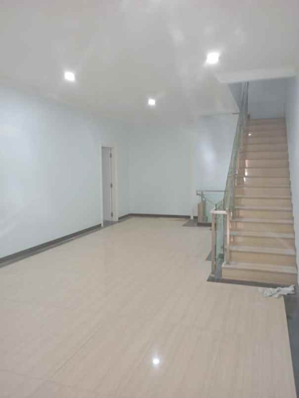 dijual rumah taman surya uk 10 mewah jarang ada