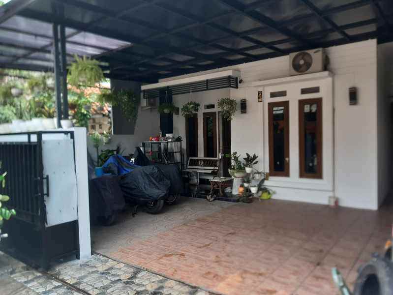 dijual rumah tanah baru depok