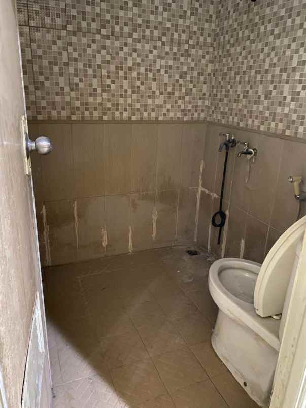 dijual rumah tanjung duren selatan