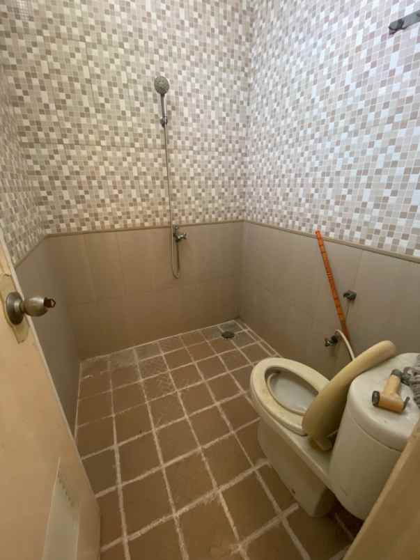 dijual rumah tanjung duren selatan