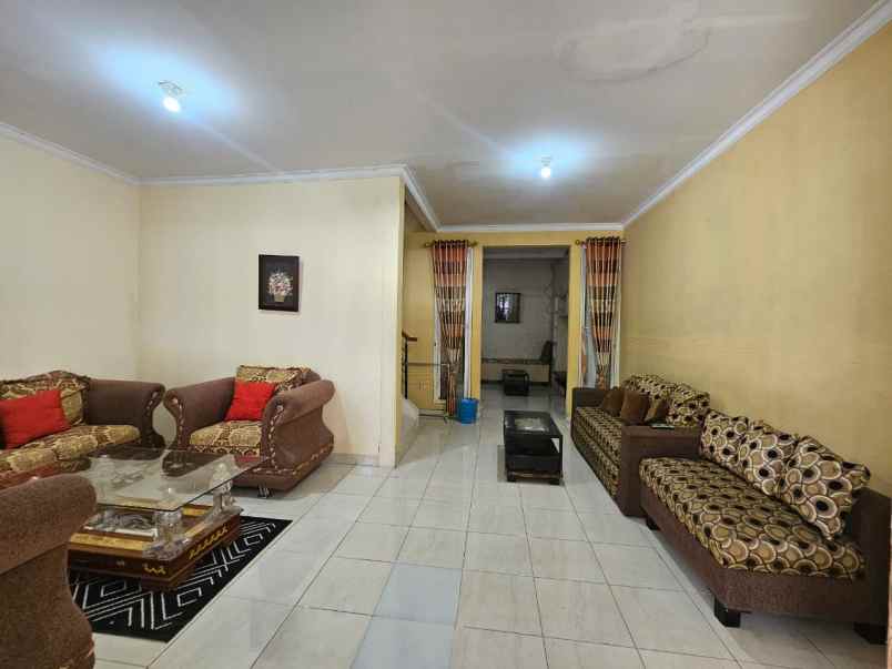 dijual rumah the royal residence cakung