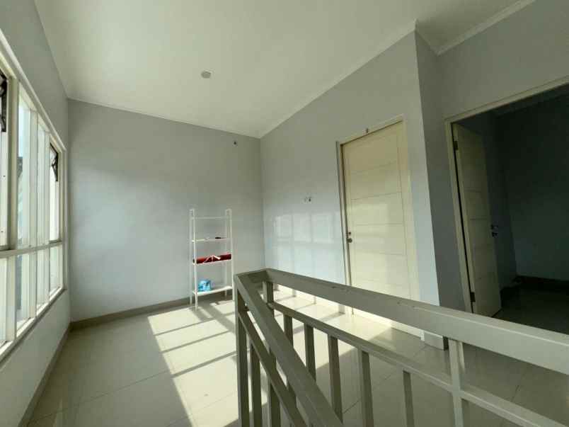 dijual rumah the taman dhika