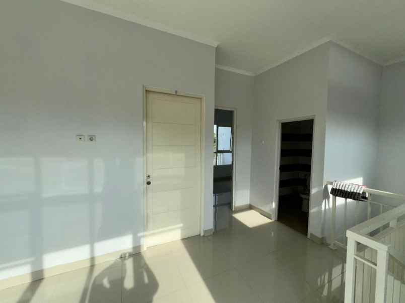 dijual rumah the taman dhika
