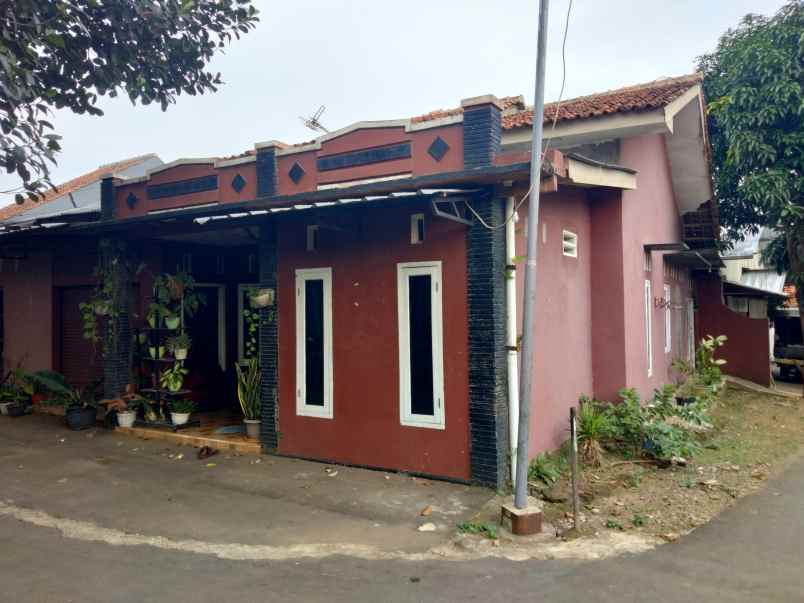 dijual rumah tinggal masuk lingkungan aman nyaman