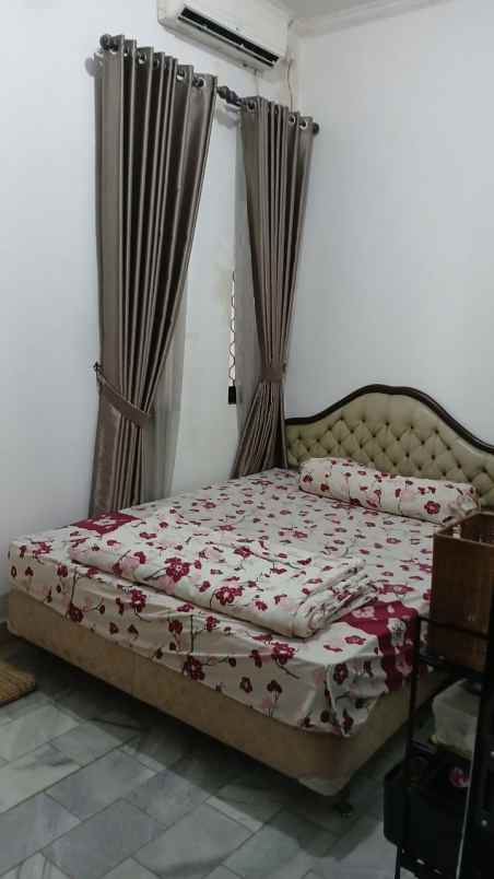 dijual rumah titian kencana bekasi kota