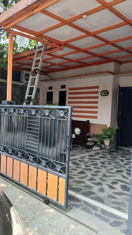 dijual rumah titian kencana bekasi kota