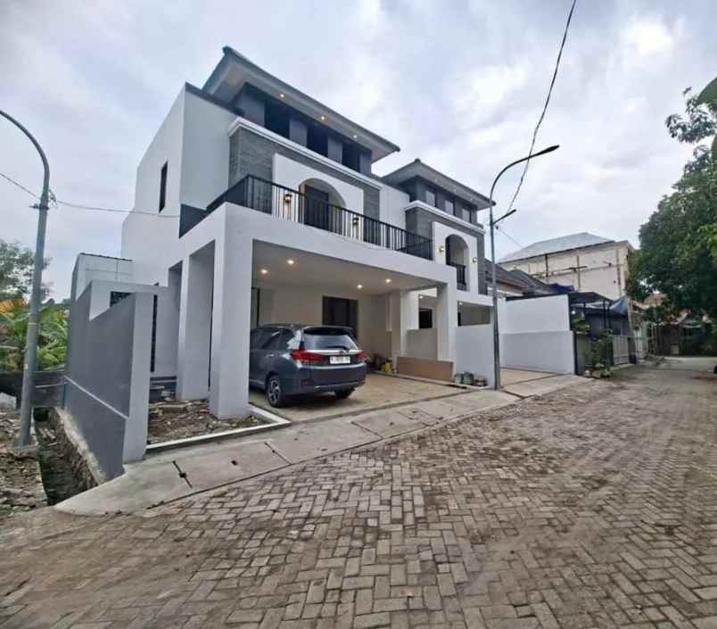 dijual rumah tlogomulyo