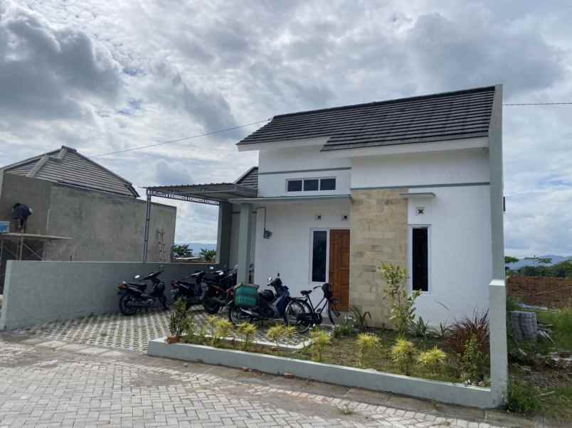 dijual rumah trunuh klaten selatan