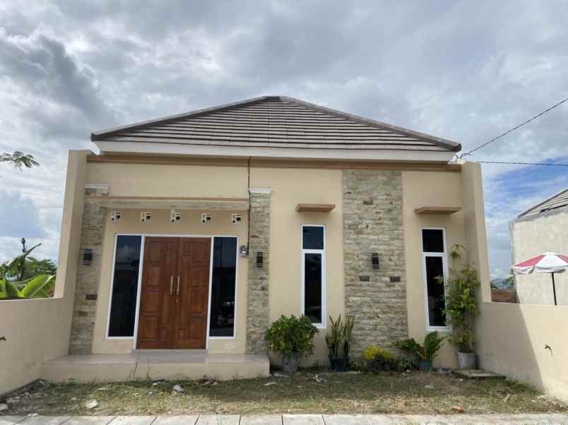 dijual rumah trunuh klaten selatan