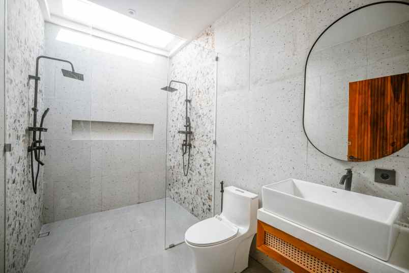 dijual rumah tumbak bayuh