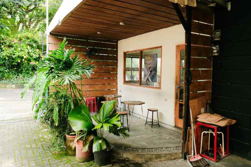 dijual rumah usaha di kawasan cihapit kota bandung