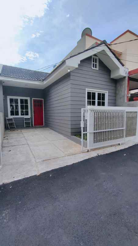 dijual rumah villa dago tol serua