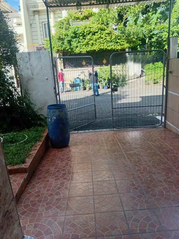 dijual rumah villa gading