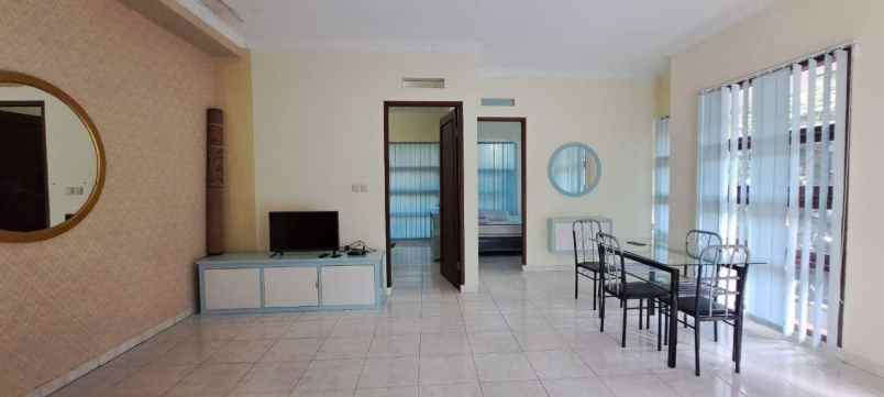 dijual rumah villa istana bunga bandung