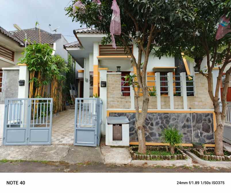 dijual rumah villa navy residence