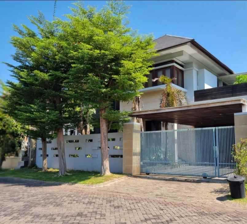 dijual rumah villa westwood