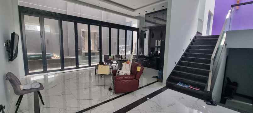 dijual rumah waterfront citraland