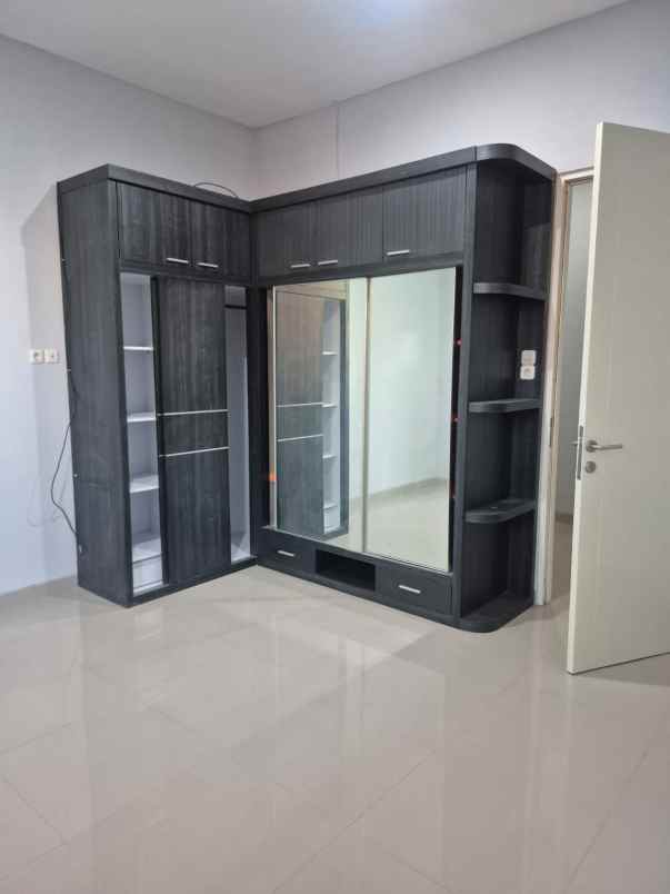 dijual rumah wisma kedung asem