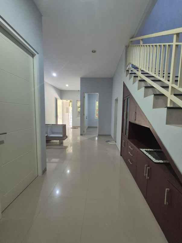 dijual rumah wisma kedung asem