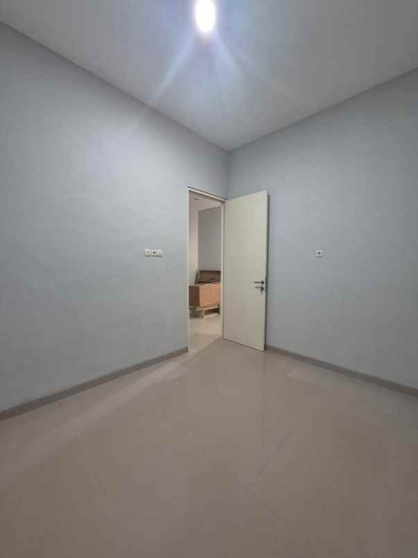 dijual rumah wisma kedung asem