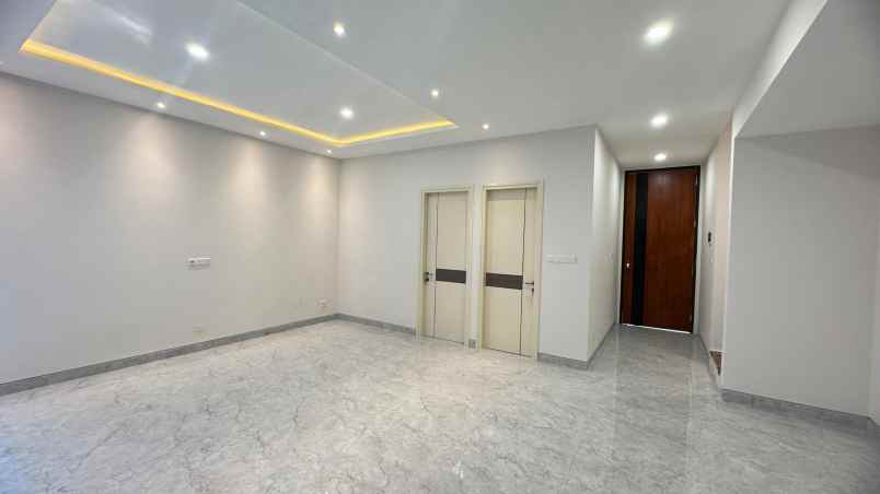 dijual rumah woodland citraland