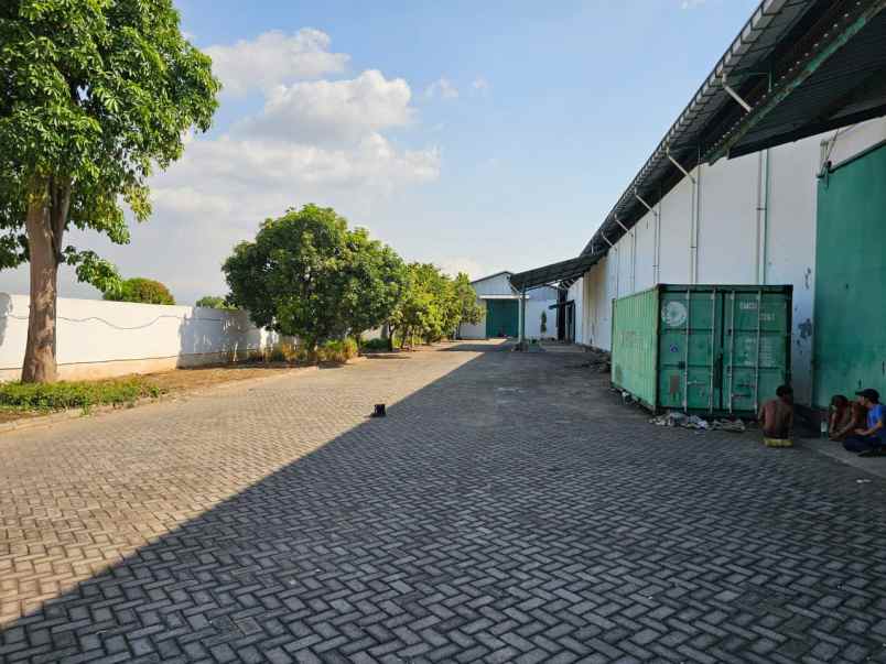 dijual sewa gudang di probolinggo