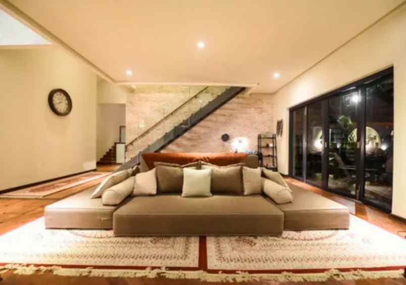 dijual villa bagus di megamendung bogor jawa barat