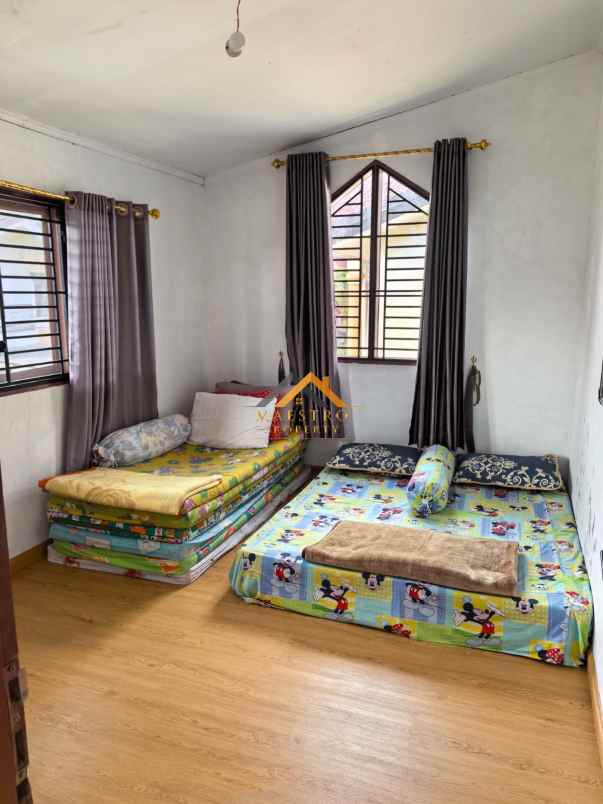 dijual villa komplek gitar mas jalan