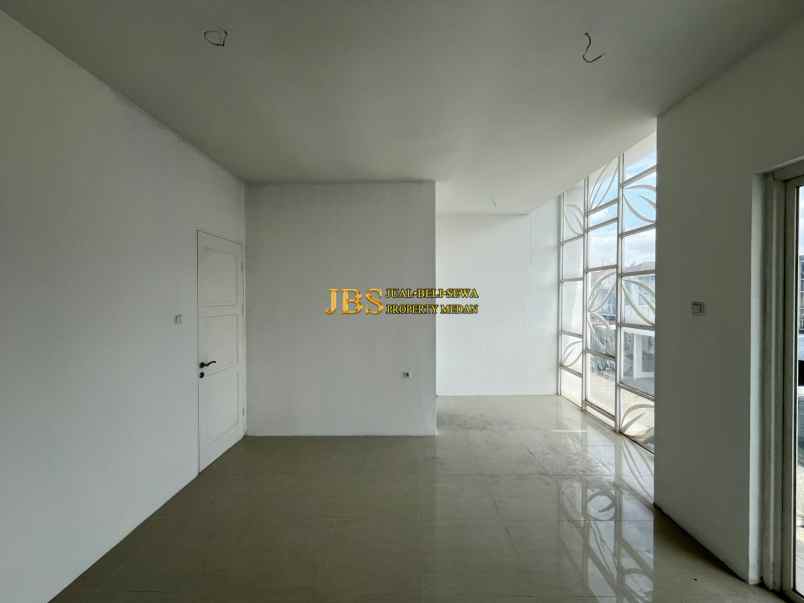 dijual villa komplek graha metropolitan