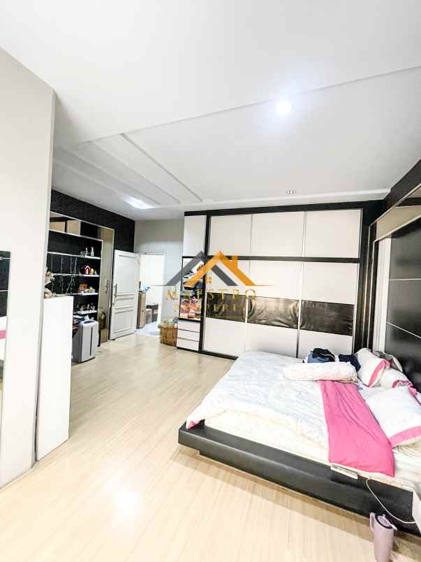 dijual villa komplek mutiara residence