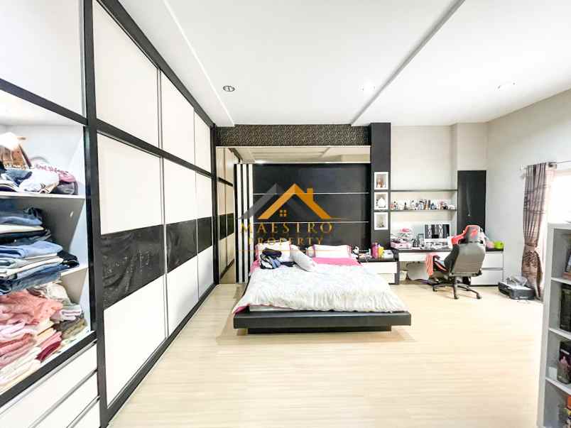 dijual villa komplek mutiara residence