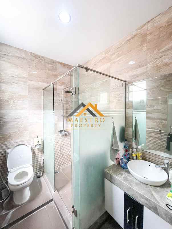 dijual villa komplek mutiara residence