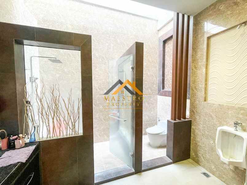 dijual villa komplek mutiara residence