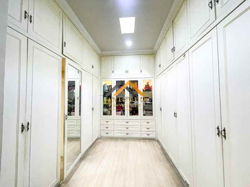 dijual villa komplek mutiara residence