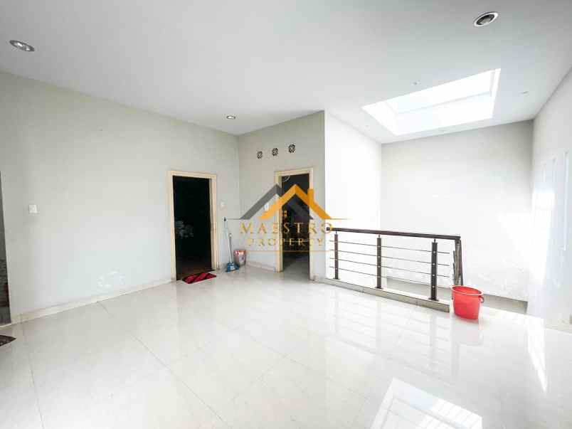 dijual villa komplek mutiara residence