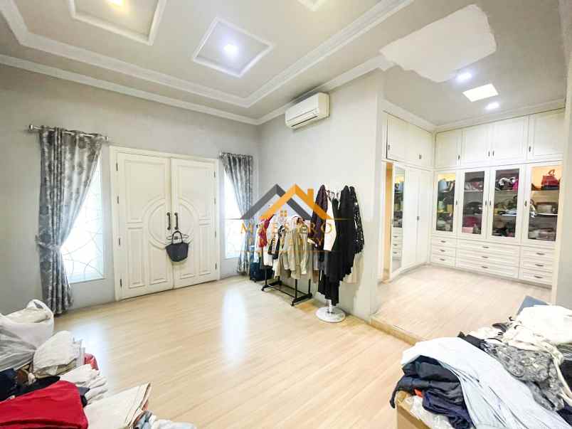 dijual villa komplek mutiara residence