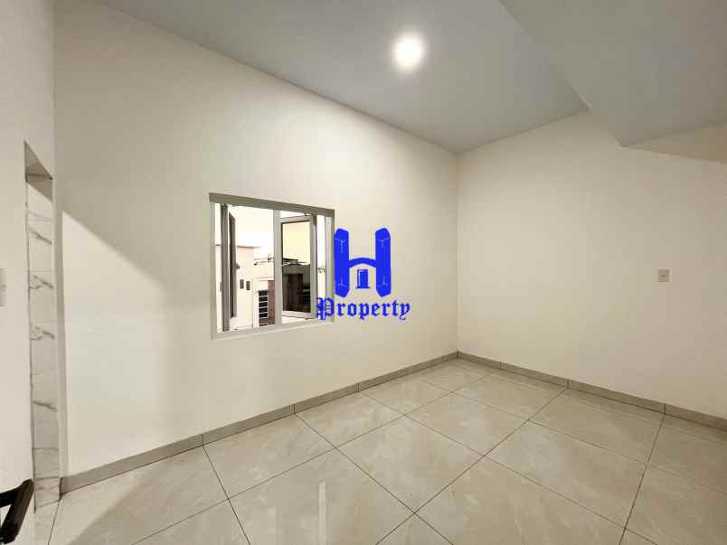 dijual villa komplek opera house jalan