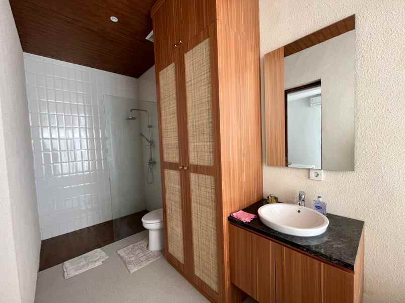 dijual villa nusa dua