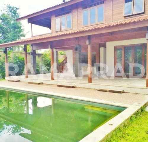 Jual Villa Kayu Hadap Selatan Private Pool 3 Kamar Puri Gading Jimbara