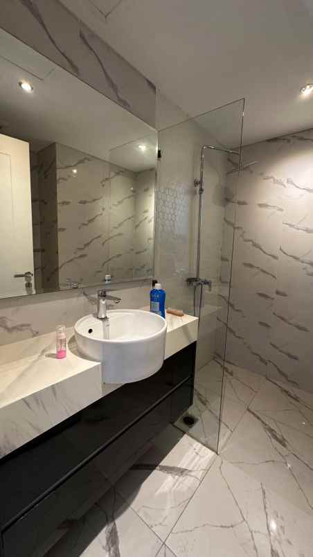 disewakan apartemen 88avenue lantai 21 surabaya barat