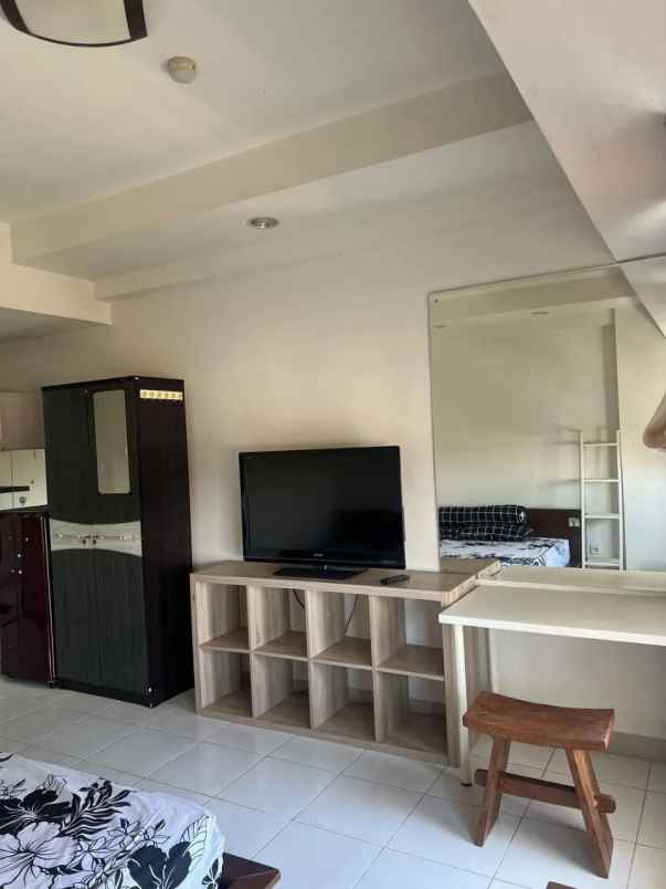 disewakan apartemen berkeley tower uc