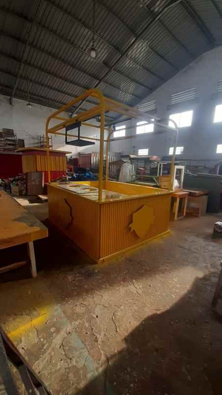 disewakan gudang keputih tegal timur