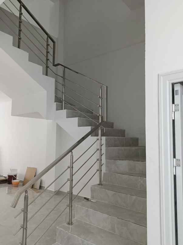 disewakan ruko gudang kantor jalan raya satelite indah